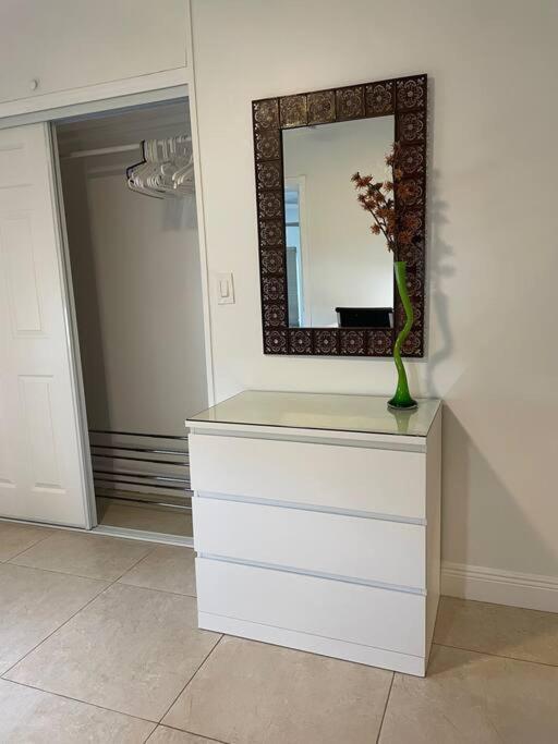 Appartamento Comfortable Modern Apartment- Location.